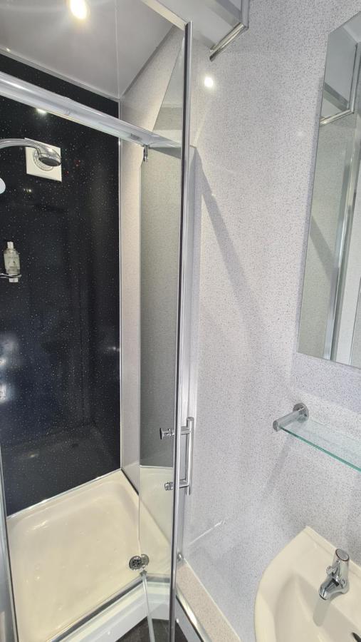 格温内思y简易小屋宾馆 兰贝里斯 外观 照片