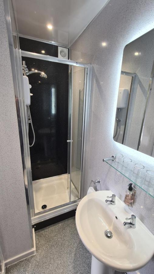 格温内思y简易小屋宾馆 兰贝里斯 外观 照片